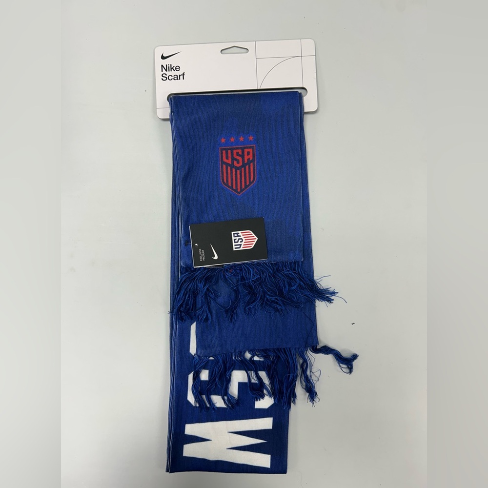 Nike USWNT Local Verbiage Scarf